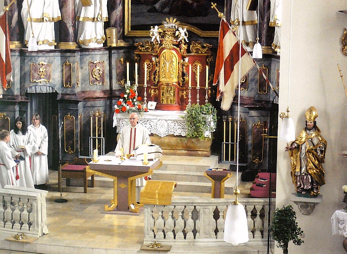 Pater Fidelis, Münsterschwarzach, während der Messfeier